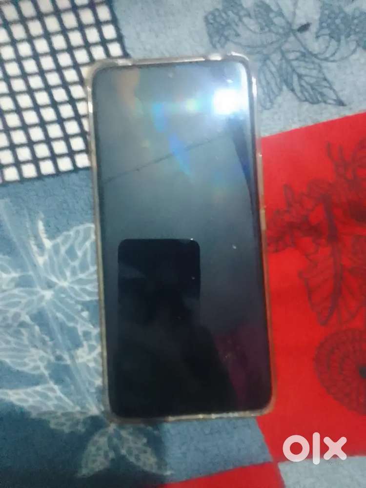 V 60e One month old with box and bill 8 gb ram and 256 enternal memory