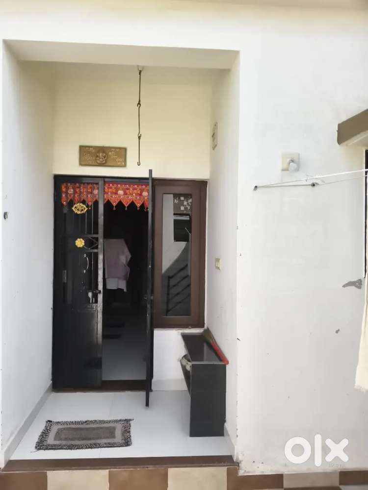 75 var 1 bhk house sell