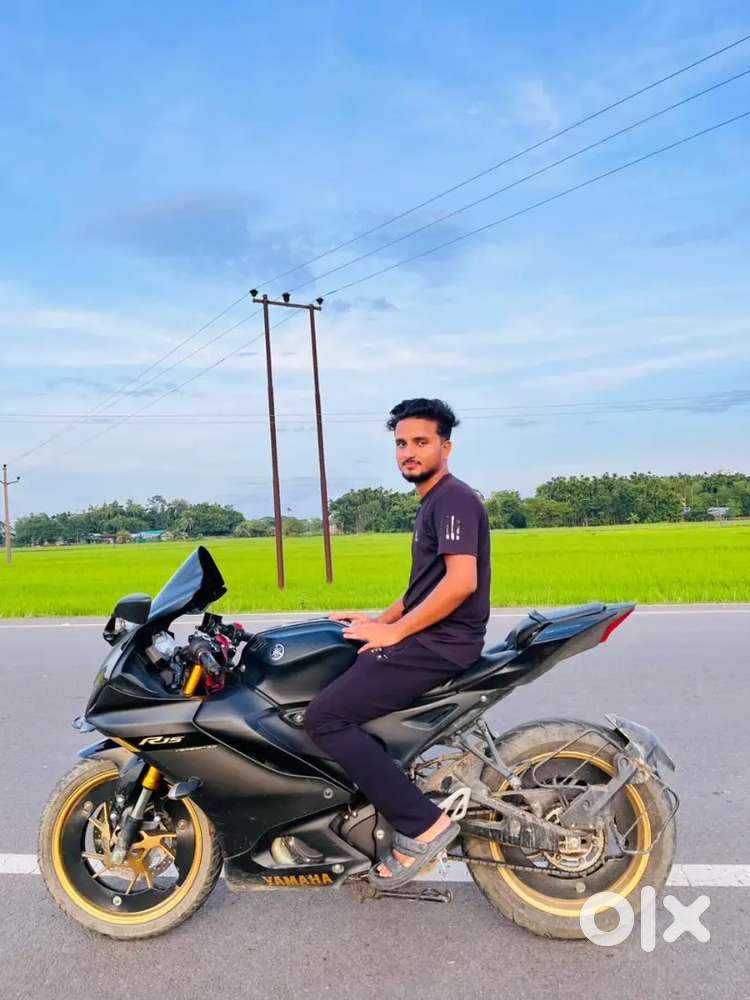 R15 v4 urgent sell