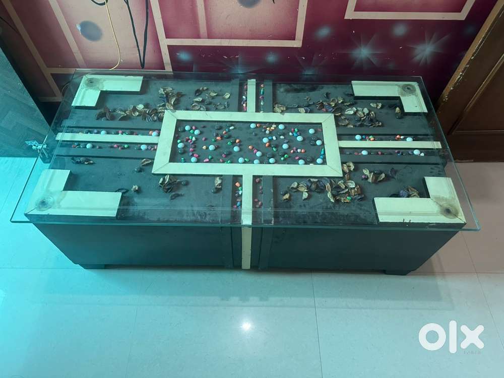 Sofa centre table witj glass
