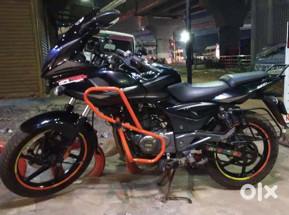 Bajaj Pulsar 220 F, BS 4 ,2017 model