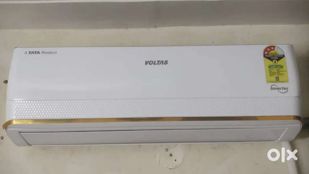 Voltas split AC 1.5 ton 3 star in good condition, sale due to shifting