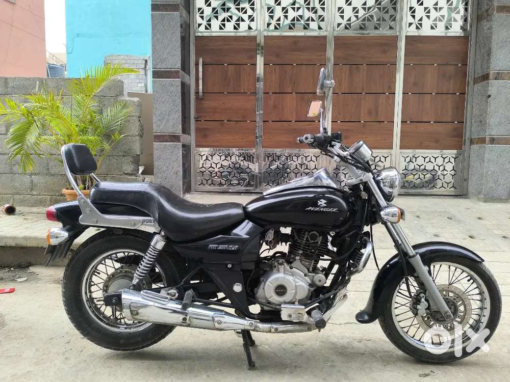 Bajaj Avenger 220 cc with self start excellent condition