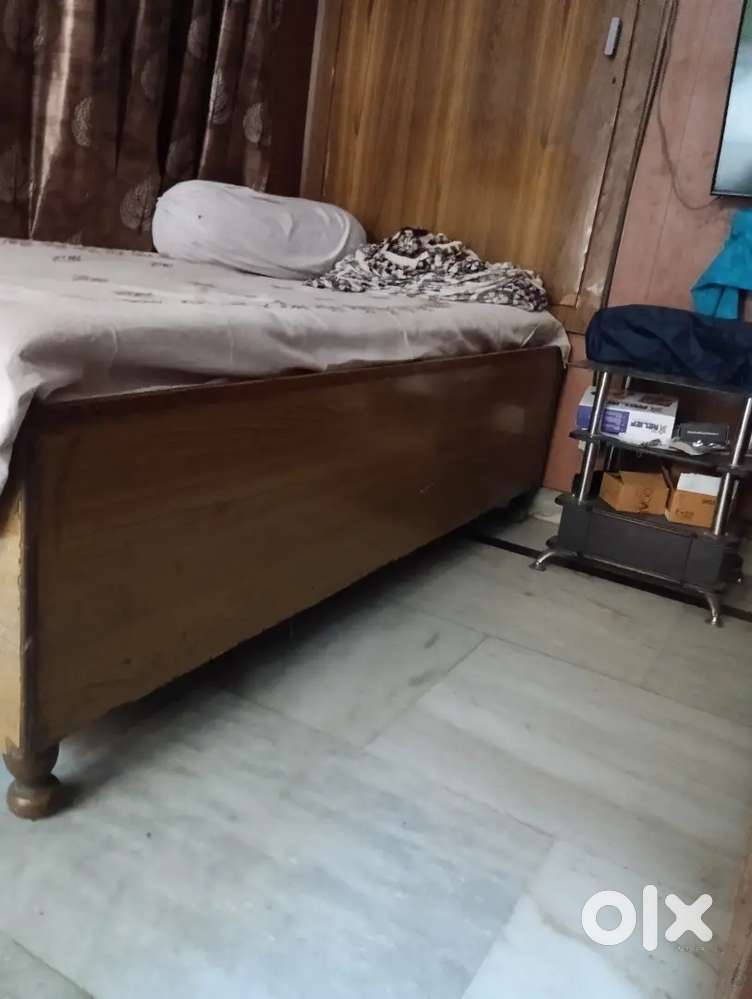 Diwan wooden