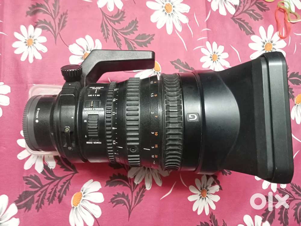 Sony FE PZ 28-135mm f/4 G OSS Lens is a wide-ranging zoom lens