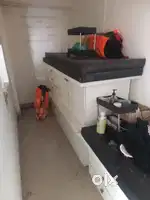 Parlor ka saman massage table hair wash sinch chair etc