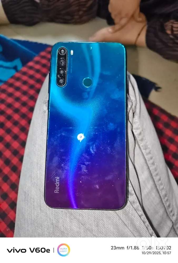 Redmi note 8 4g hai bill box nhi hai 4/64 hai