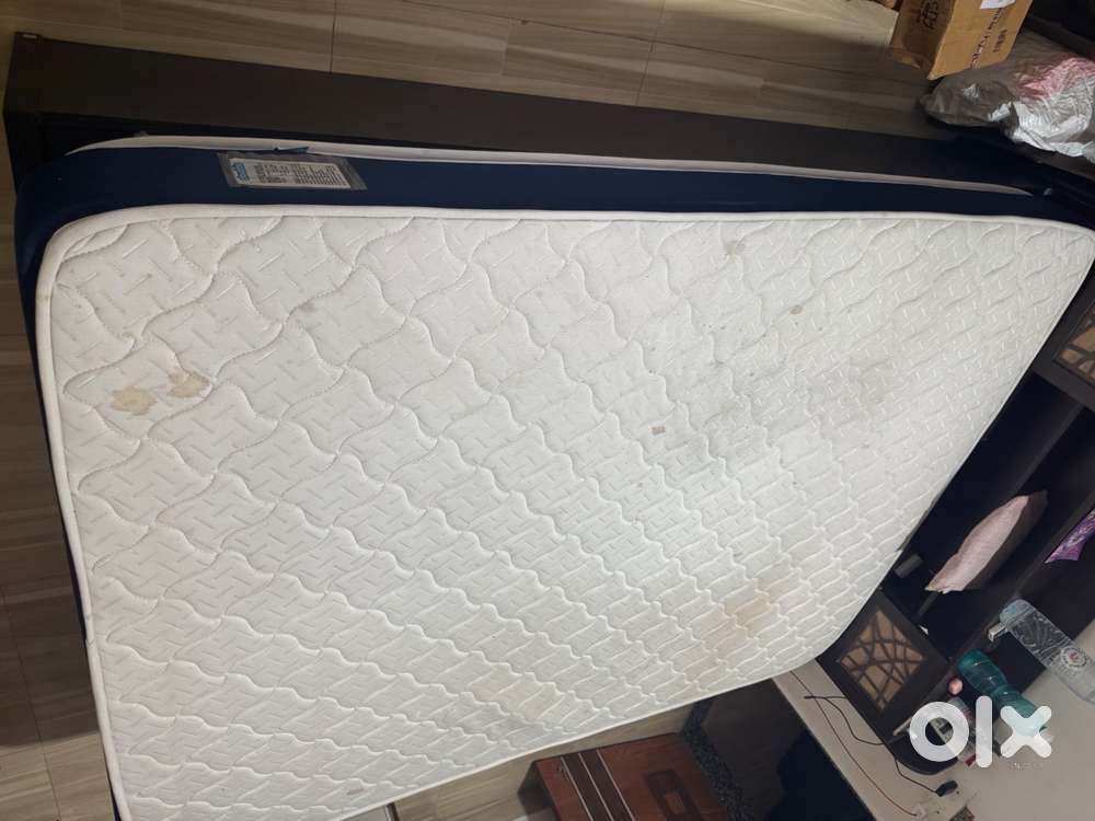 3 year old memory &hr foam orthopedic queen size matress
