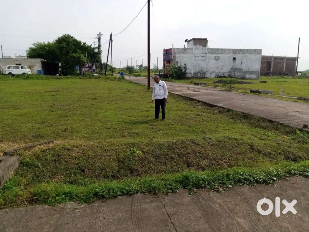 20 x 50 = 1000 sqf Corner plot for sale