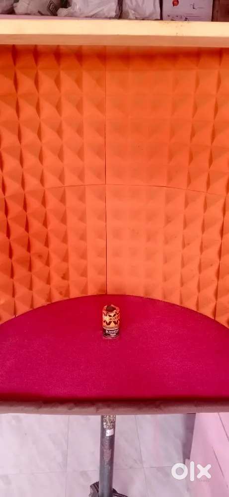 Vocal booth with stand Sound proof Acoustic recordings vocal booth