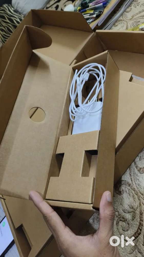 BRAND NEW samsung galaxy book 4 metal