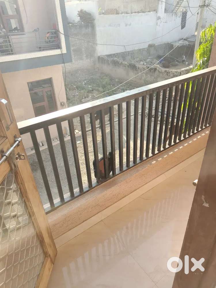 Jis bhai ko room chaye bata dena chitwan gardan near kishagarh air ort