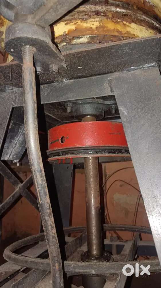 Atta chakki with 3Hp motor works heavy load.