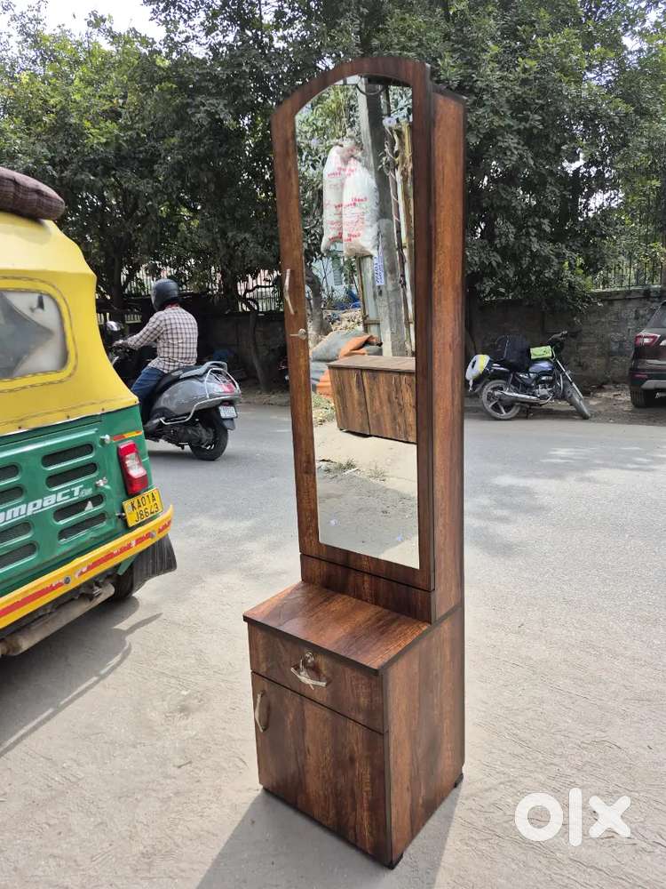 Brand new makeup table /dressing table at factory price