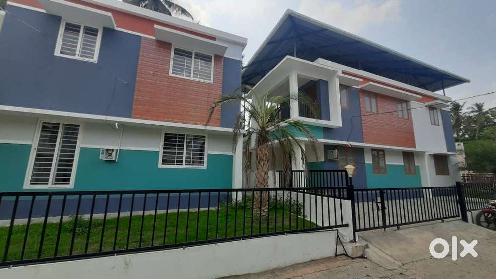 INVESTMENT DEAL: 8 Cent Plot + 4BHK House for Sale. Just 2 KM from NH