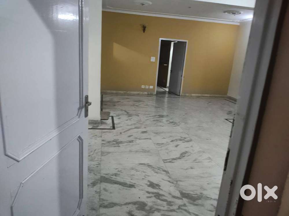 3BHK SECTOR 20 PANCHKULA 3RD FLOOR 25000