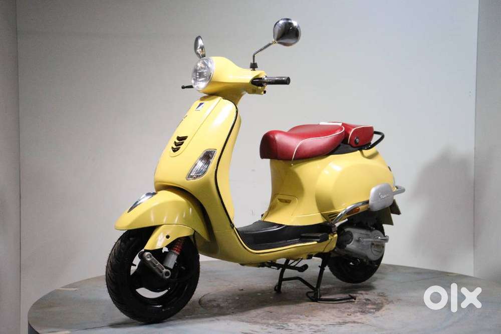 9921 piaagio VESPA LX