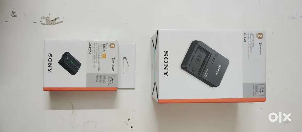 Sony camera NP-FZ100 Battery and charger original geniune