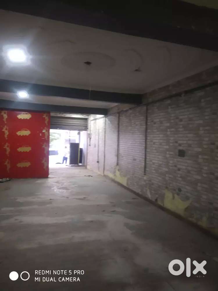 100 gaj shop on main road Uttam Nagar avilable for rent in 50000 rs