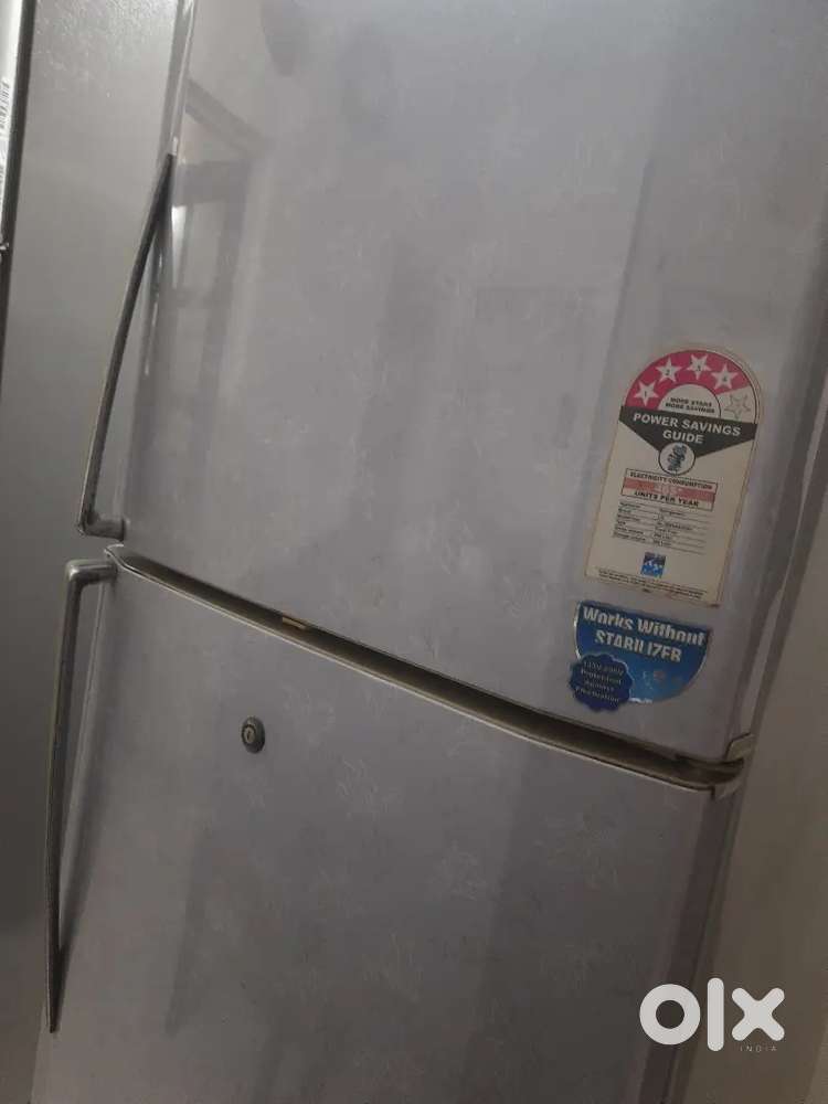 290 Lt fridge, very good condition,  double door