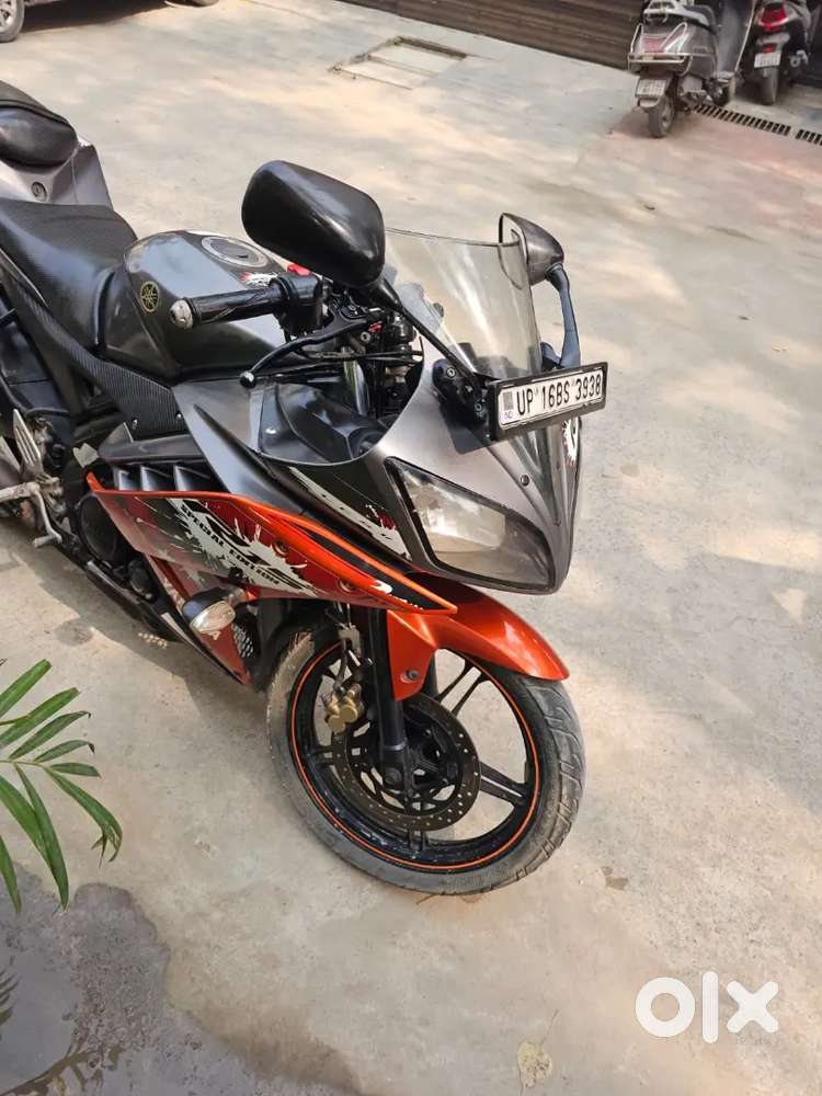 Yamaha R15 Single Owner Very less driven. With all papers