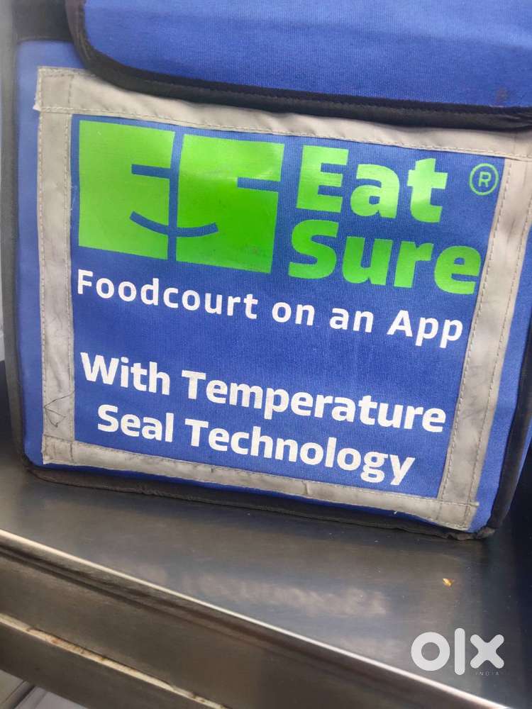 Delivery Staff with d L