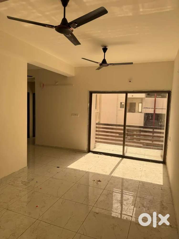 3bhk semi furnished flat Near by Osia mall Gotri