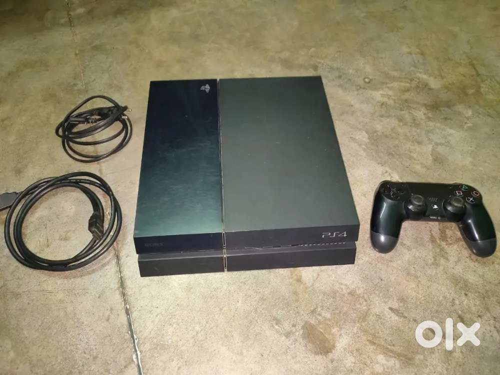 Selling Playstation 4 FAT in 15000