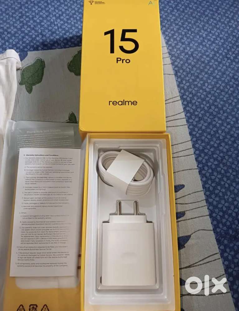 Realme 15 Pro 5G (Velvet Green, 256 GB) (8 GB RAM)