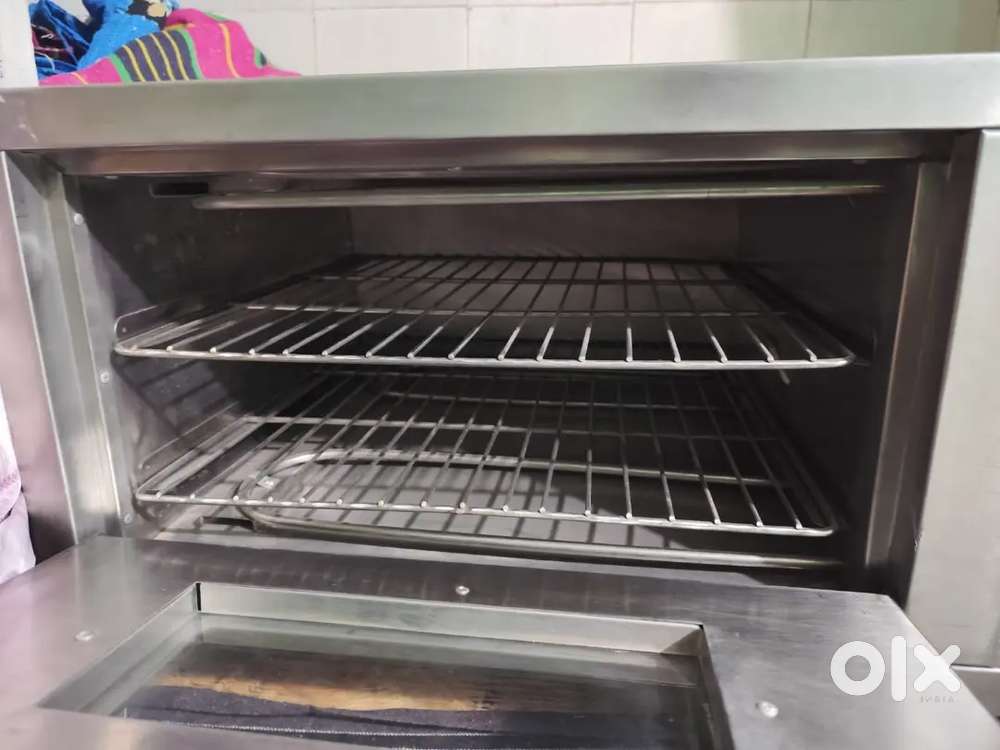 Commercial oven new ready to use