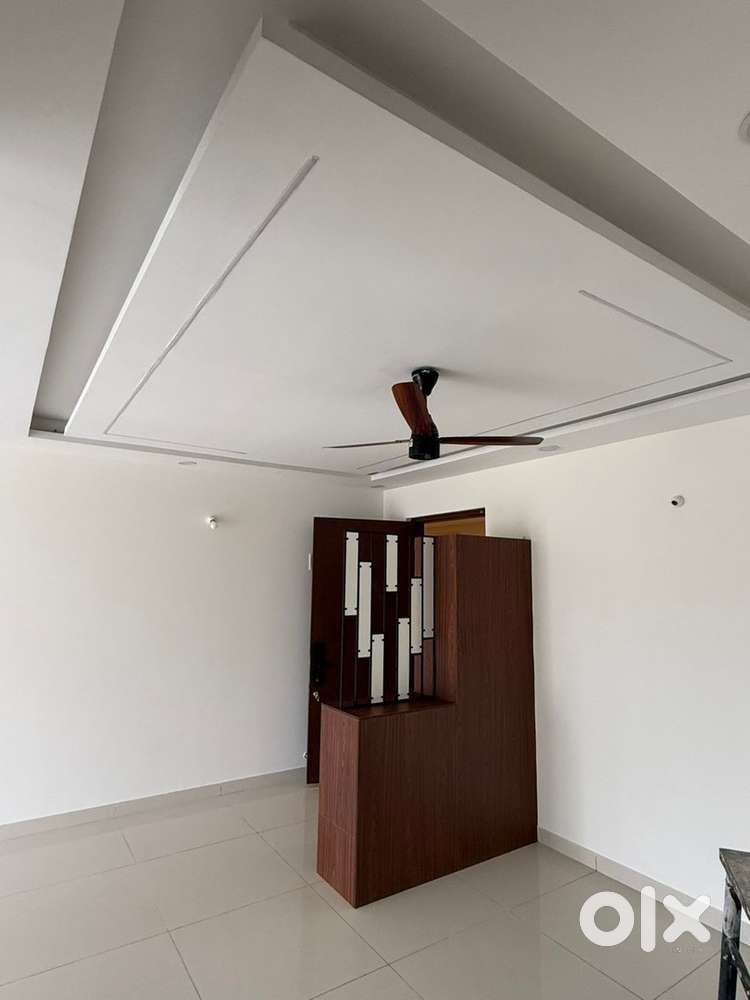 New  semi furnished flat in avalon park prestige city