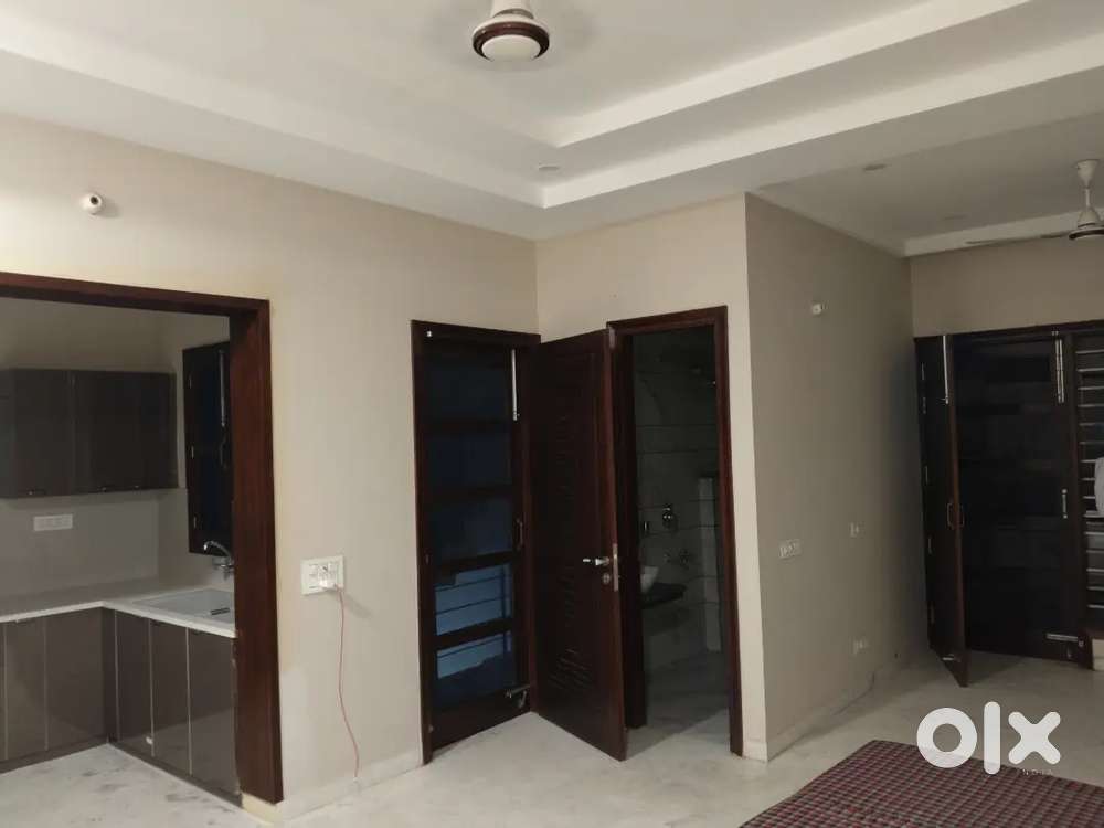2bhk rent only for nuclear family or IT person