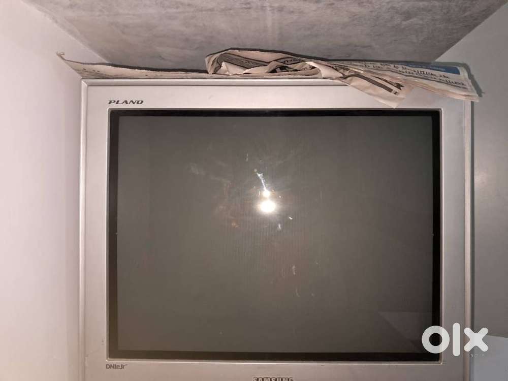 Samsung Plano Colored TV