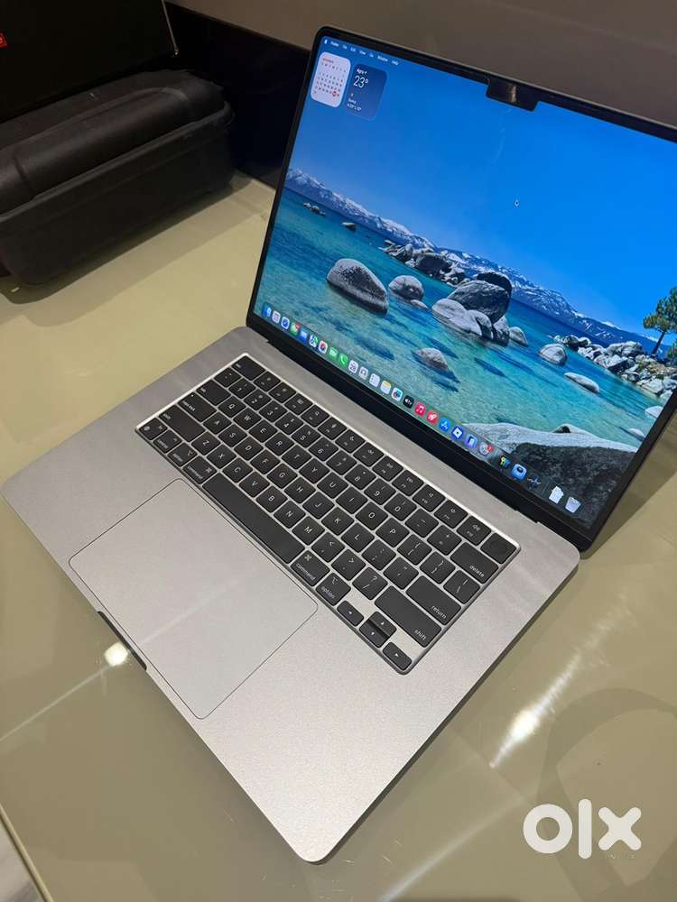 MACBOOK AIR M3 15.3 INCH  8gb/256gb With box  With bill