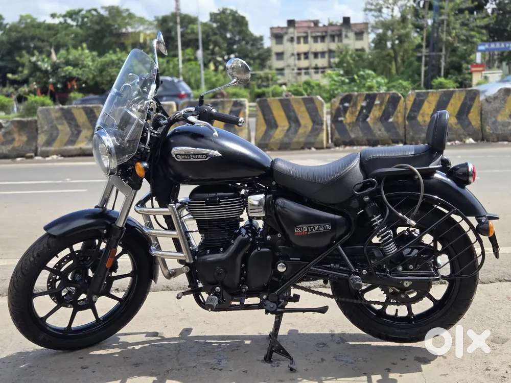 Matte Black Meteor 350 Top Model (2022 Dec) Just Like New Condition