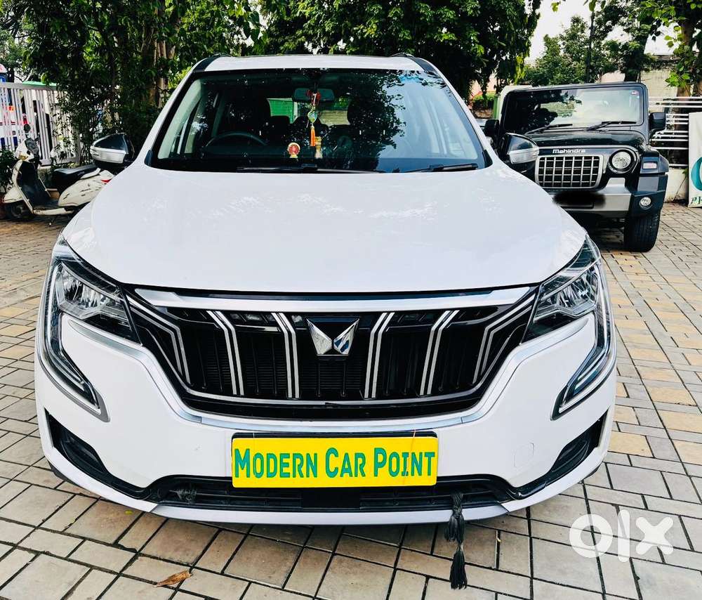 Mahindra XUV700 2.0 AX 5 Petrol MT 7 Str, 2023, Petrol