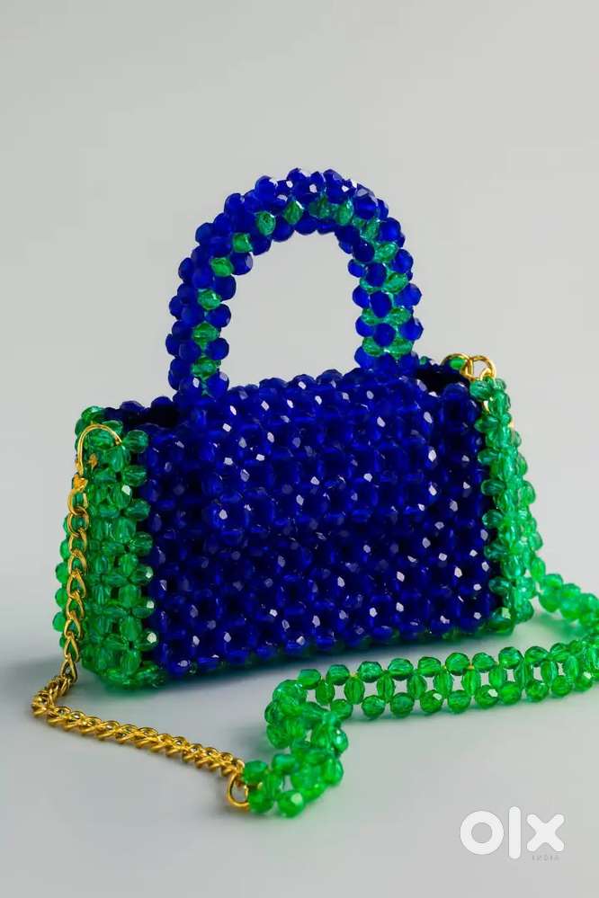 Trendy crystal beaded handbag