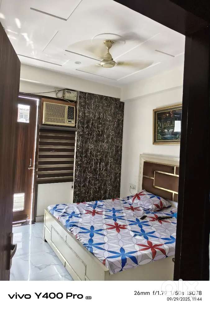 3bhk independent floor sale in new colony plot . 1a