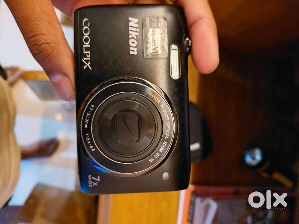 Nikon Coolpix S3500  Excellent Condition  Quick Sale