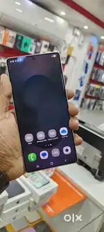 SAMSUNG S25 ULTRA 12GB 256GB WARRENTY REMANING BLACK TITANUM COLOUR