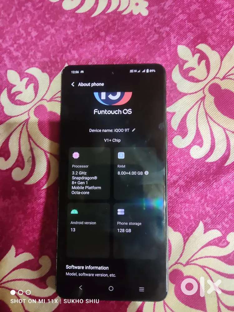 Selling iQOO phone original box Bill charger only 1 year old