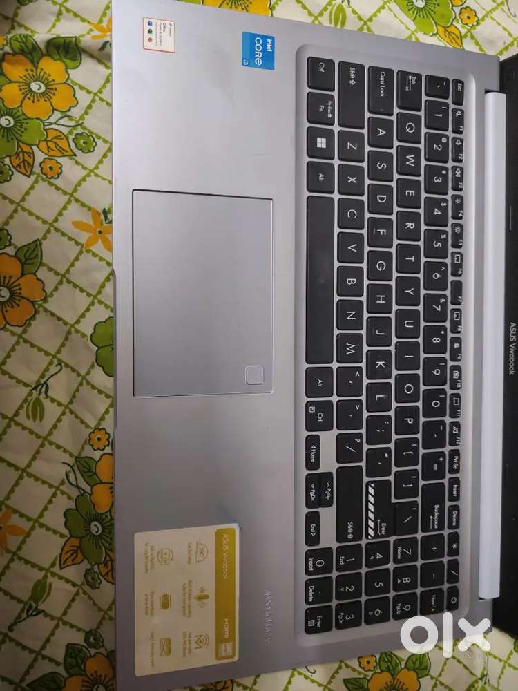 Asus vivobook 180 flat