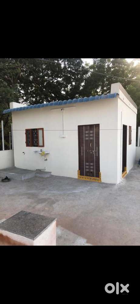 Pent house in a peaceful envirornment with fans and lights installed