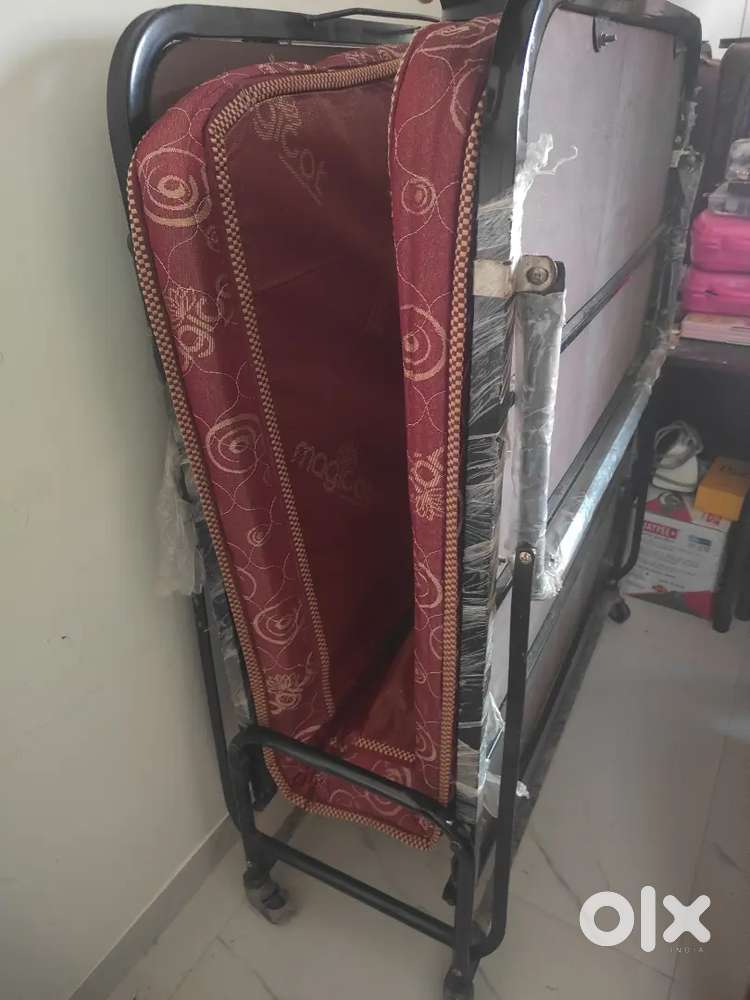 Foldable cot with bed for sale