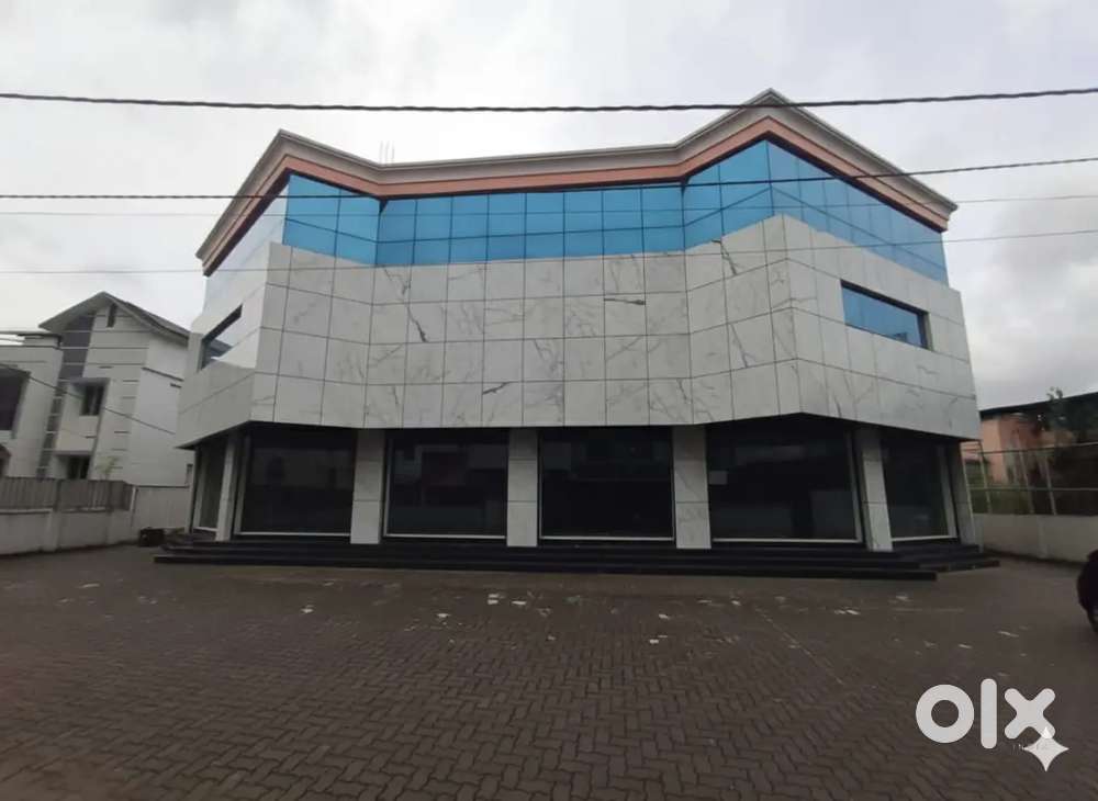 Independent building available at Kalamassery Muttam 30000 sqft