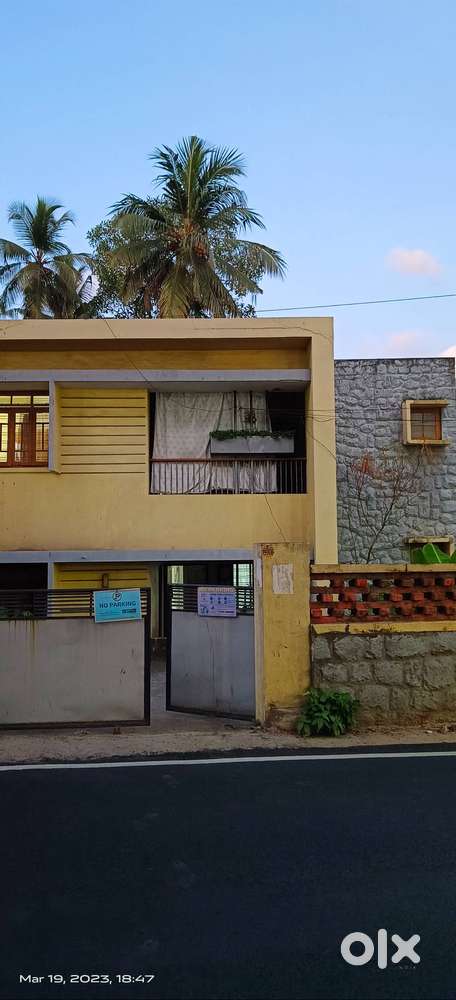 PREMIUM LAND WITH OLD HOUSE FOR SALE