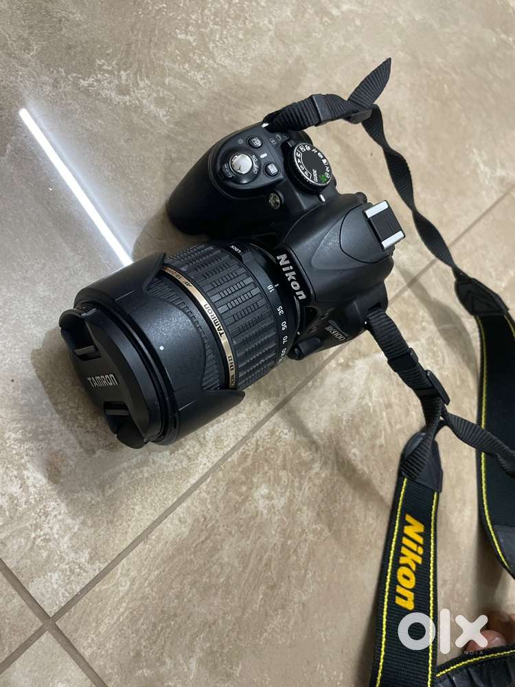 Nikon 3100 with 18-200 mm lens