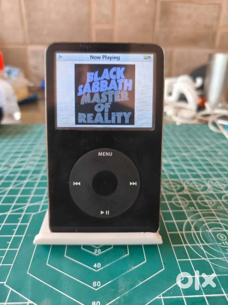 For sale : iPod Classic 5th Gen Classic(60 GB)