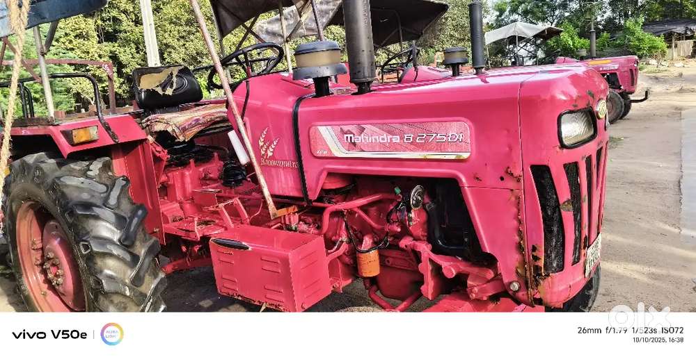 Tractor Mahindra 275