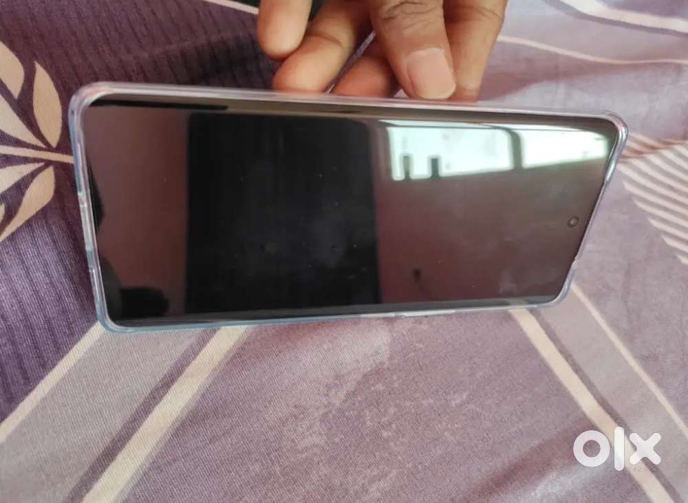 VIVO V40E 8GB RAM INTERNALS STORAGE 256 GB 10 MANTHS COMPLETED